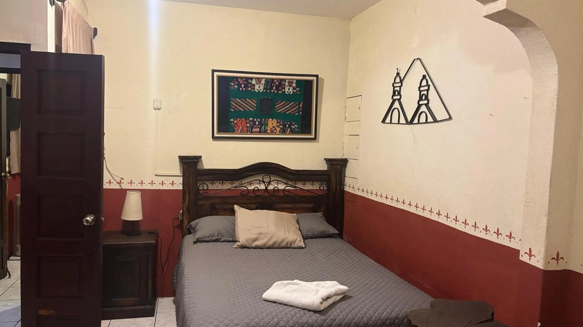 Cristales De Antigua La Calzada Hotel